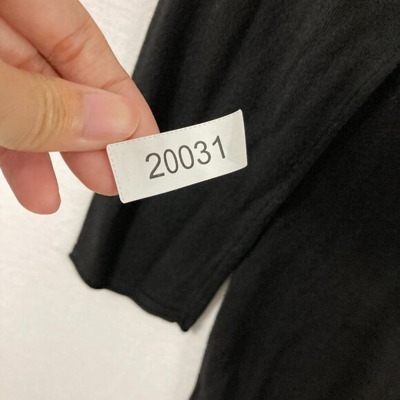 New White House Black Market Black Deep V Neck Light Knit Sweater Tunic XL - Picture 10 of 10